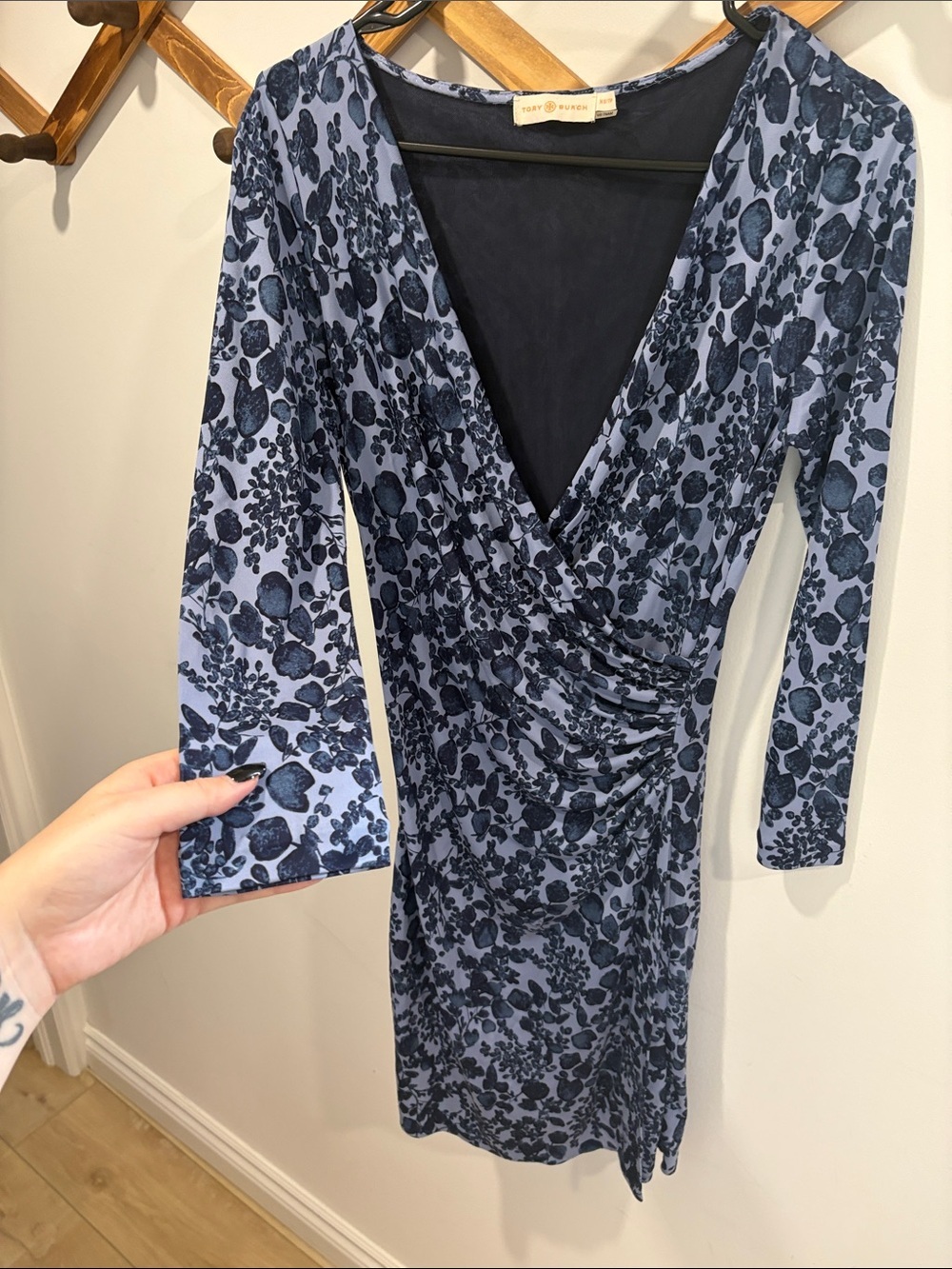 Tory Burch Michele floral print faux-wrap dress - Picture 4 of 8